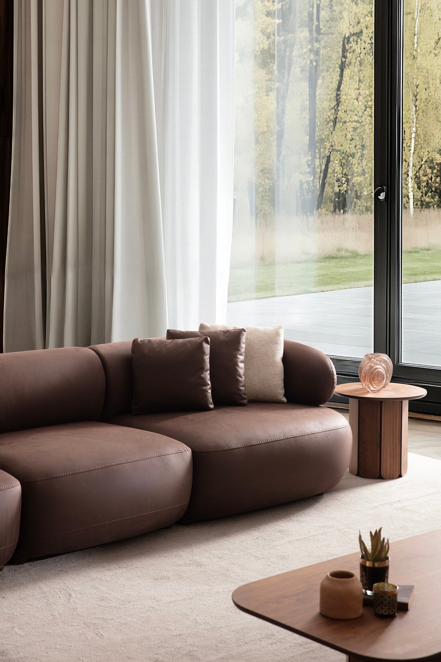 4-Sitzer Sofa mit ruhig geführter Rückenpolsterung – Ahié