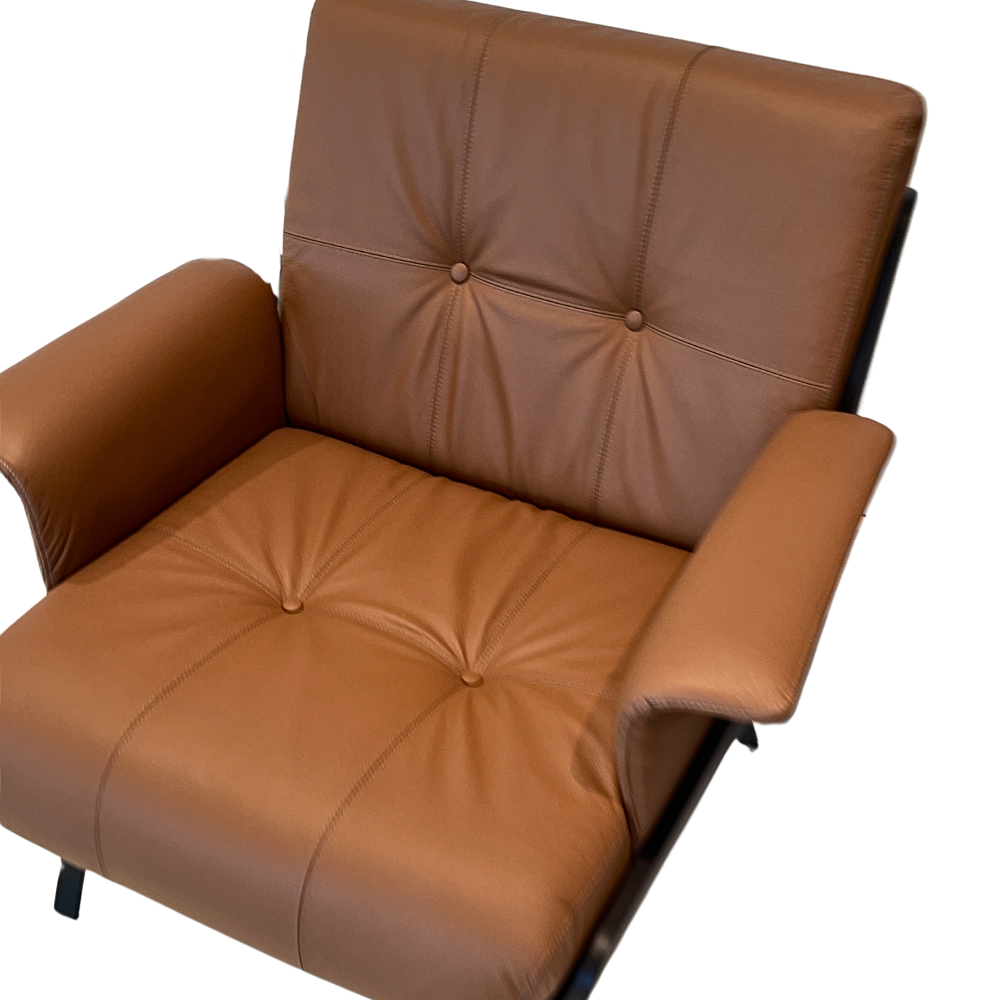 A2001 Beiger Sessel mit Holzrahmen