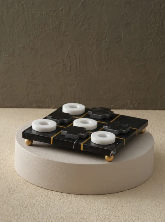 Tic-Tac-Toe-Set aus Marmor und Messing – Ahié