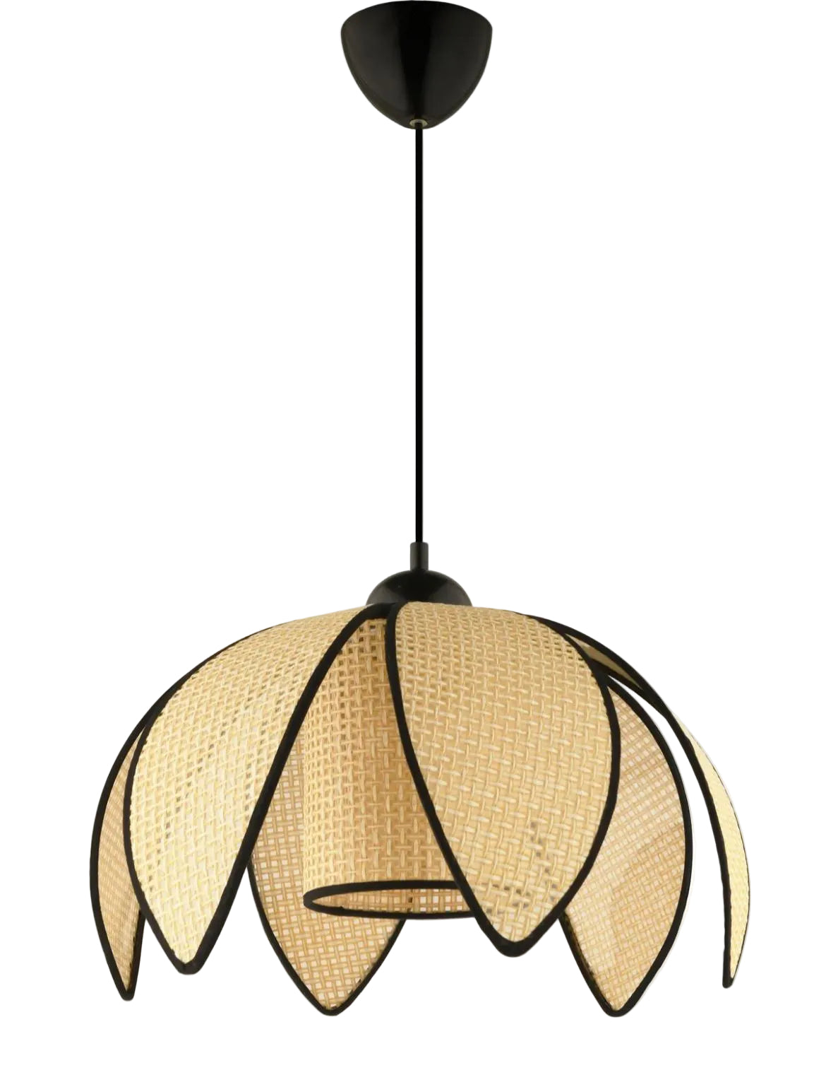 Pendelleuchte blattartiger Schirm Rattan skulptural Wohnzimmer Schweiz – Ahié