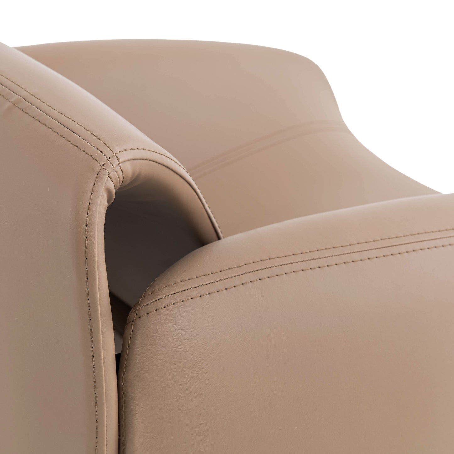 Designsessel aus Kunstleder mit Formschaumstoff-Korpus – Ahié