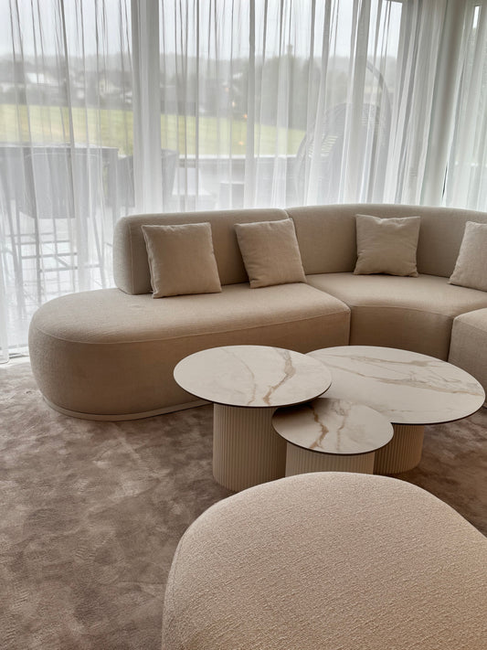 S2011 Geschwungenes Sofa