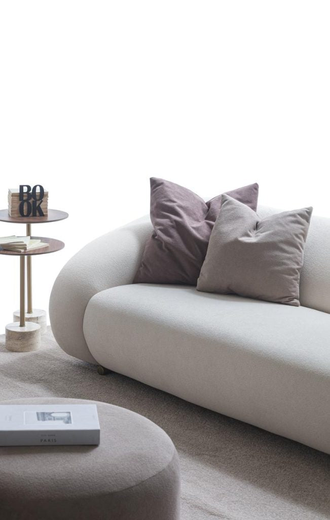 3-Sitzer Sofa mit offen angelegter Sitzfläche und langer Sitzbahn – Ahié