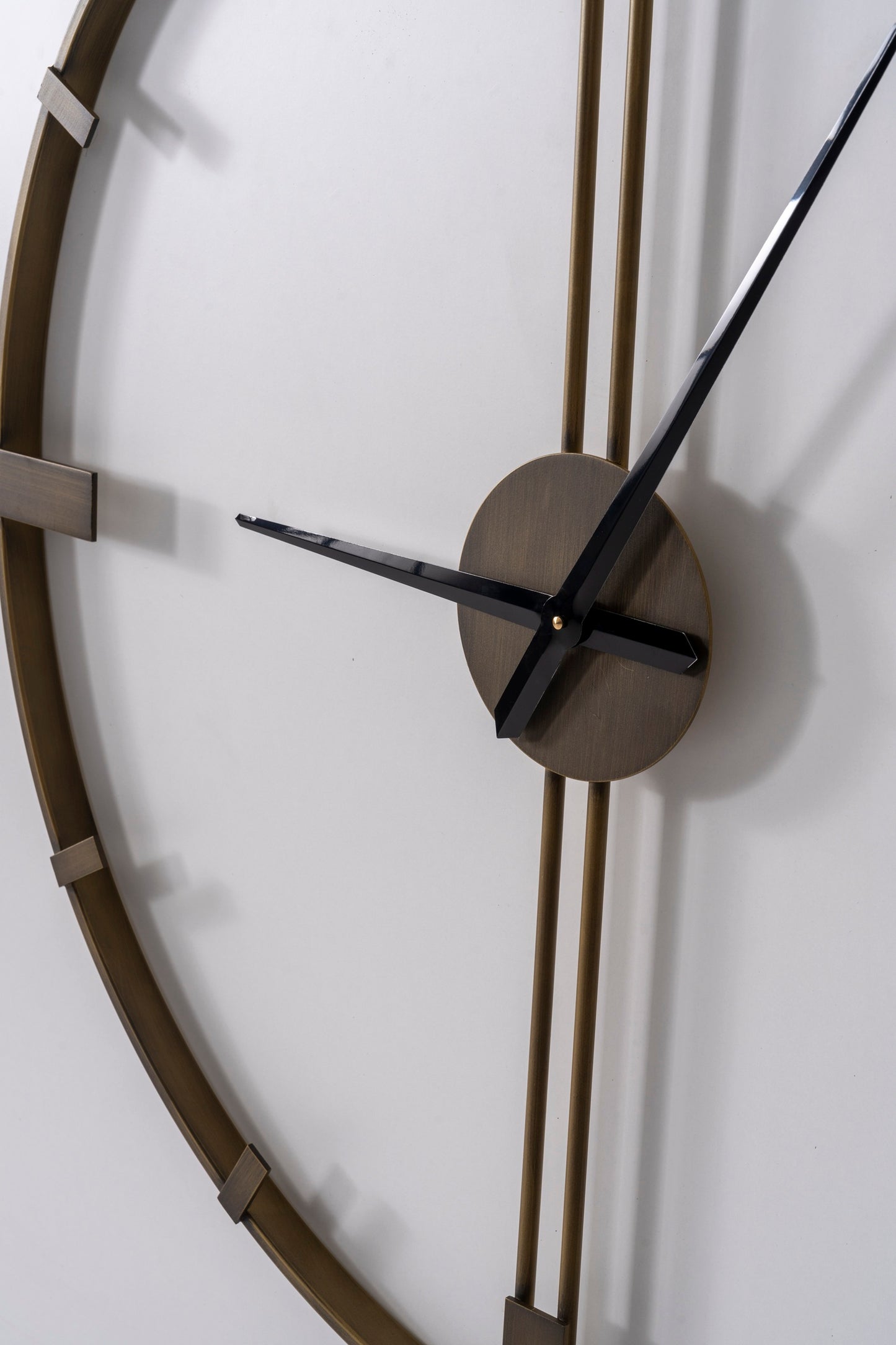 WU2403 Wanduhr aus Metall