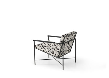 A0123 Metallstuhl mit grafischem Stoff