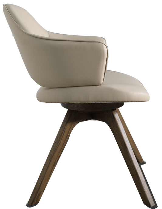 C2007 Stuhl mit Lederbezug