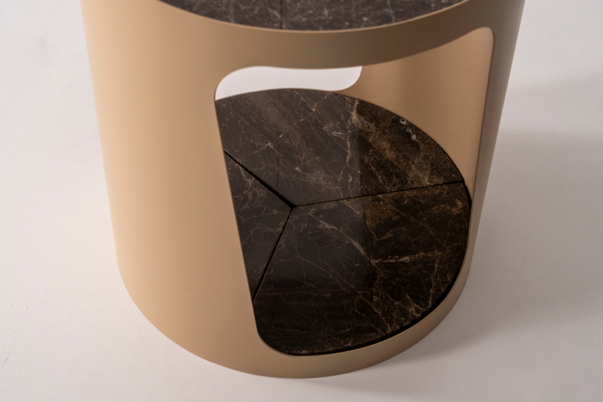 Couchtisch-Set Marmorplatte auf Metallbeinen – CT2406 – Ahié