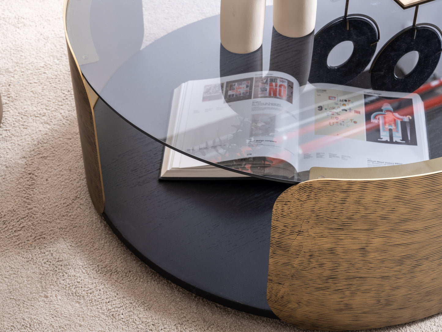 Rundes Couchtisch-Set Glasplatte Furnier mit Messingoptik-Akzenten – CT2422 – Ahié