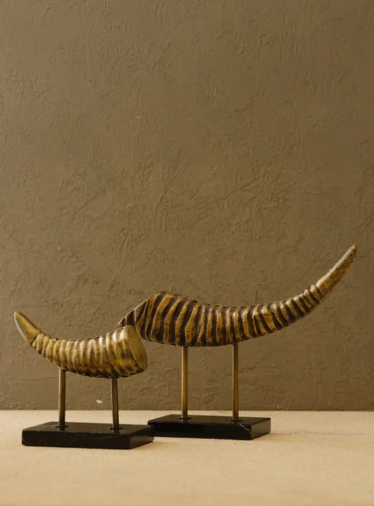 Skulpturales Elfenbein-Deko-Set aus Messing – Ahié