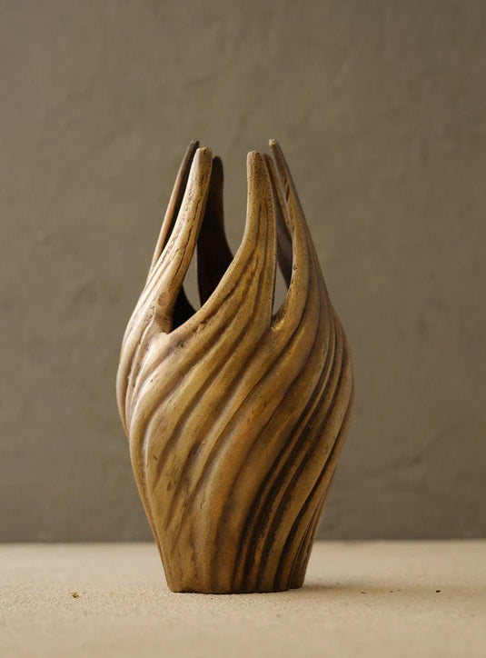 Gedrehte Messingvase – Ahié