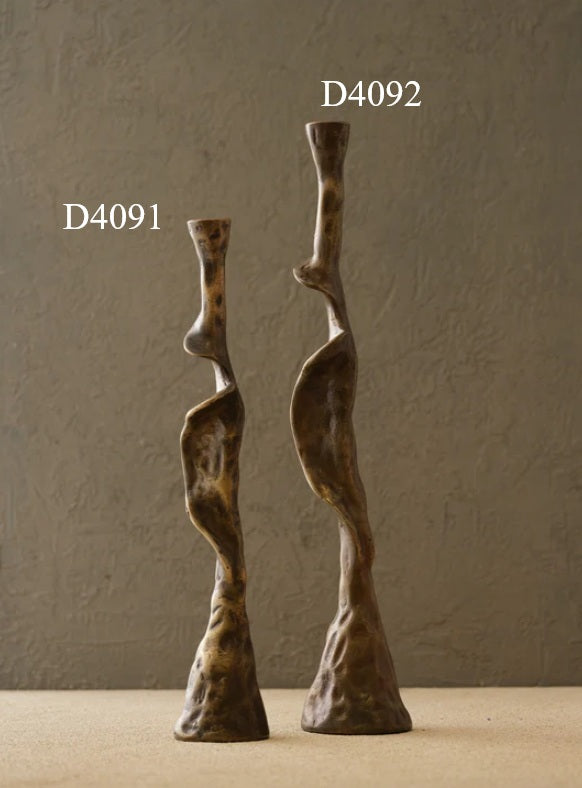 Skulpturale Kerzenständer 2er-Set in Bronze – Ahié