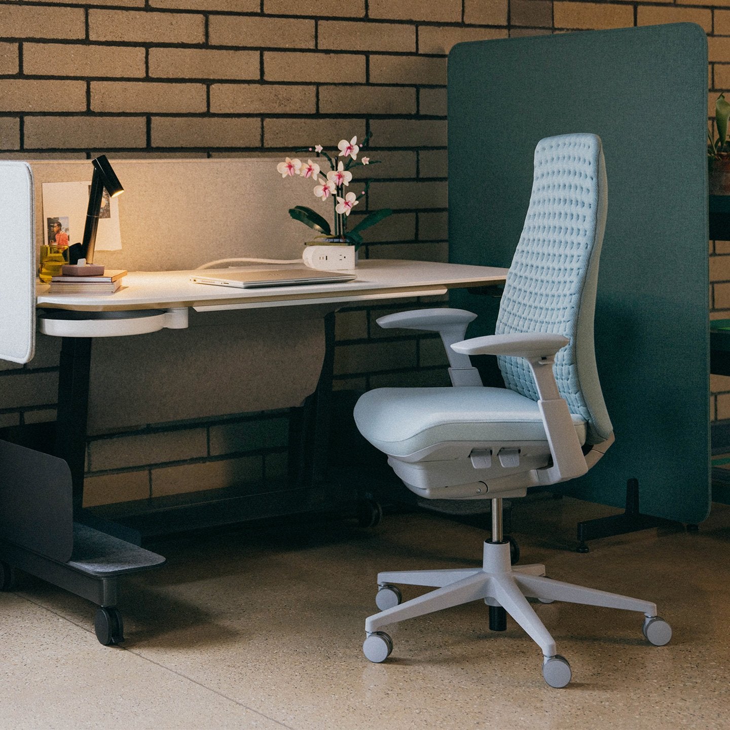 F2203 Ergonomischer Bürostuhl