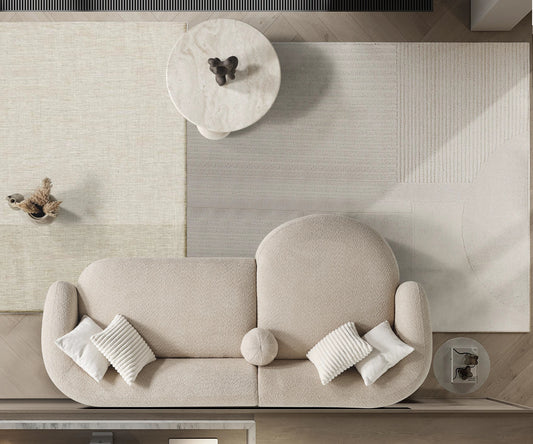 Ecksofa mit niedrig gehaltenen Rückenpolstern