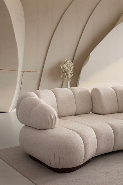 3-Sitzer Sofa mit seitlich deutlich gepolsterten Armlehnen – Ahié