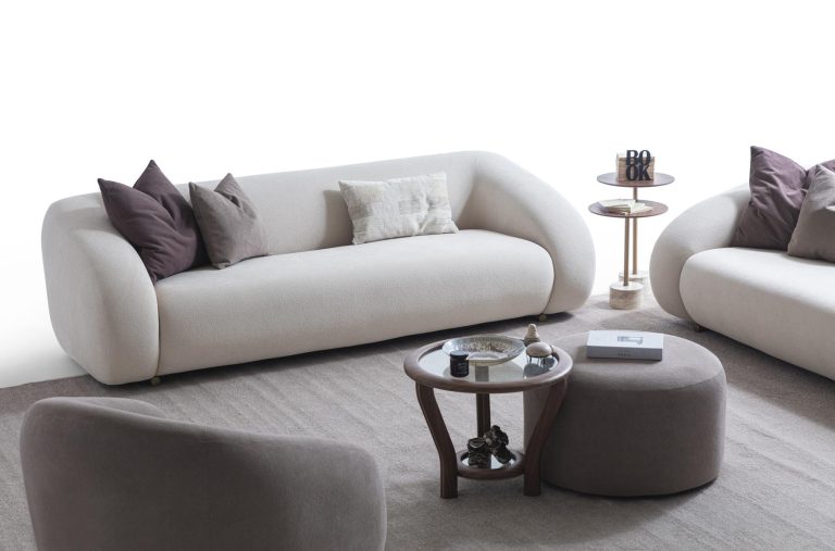 3-Sitzer Sofa mit offen angelegter Sitzfläche und langer Sitzbahn – Ahié