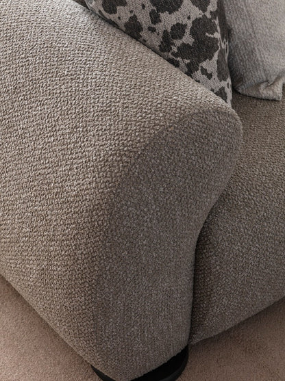 Ecksofa mit Eckpolsterung und Lounge-Element