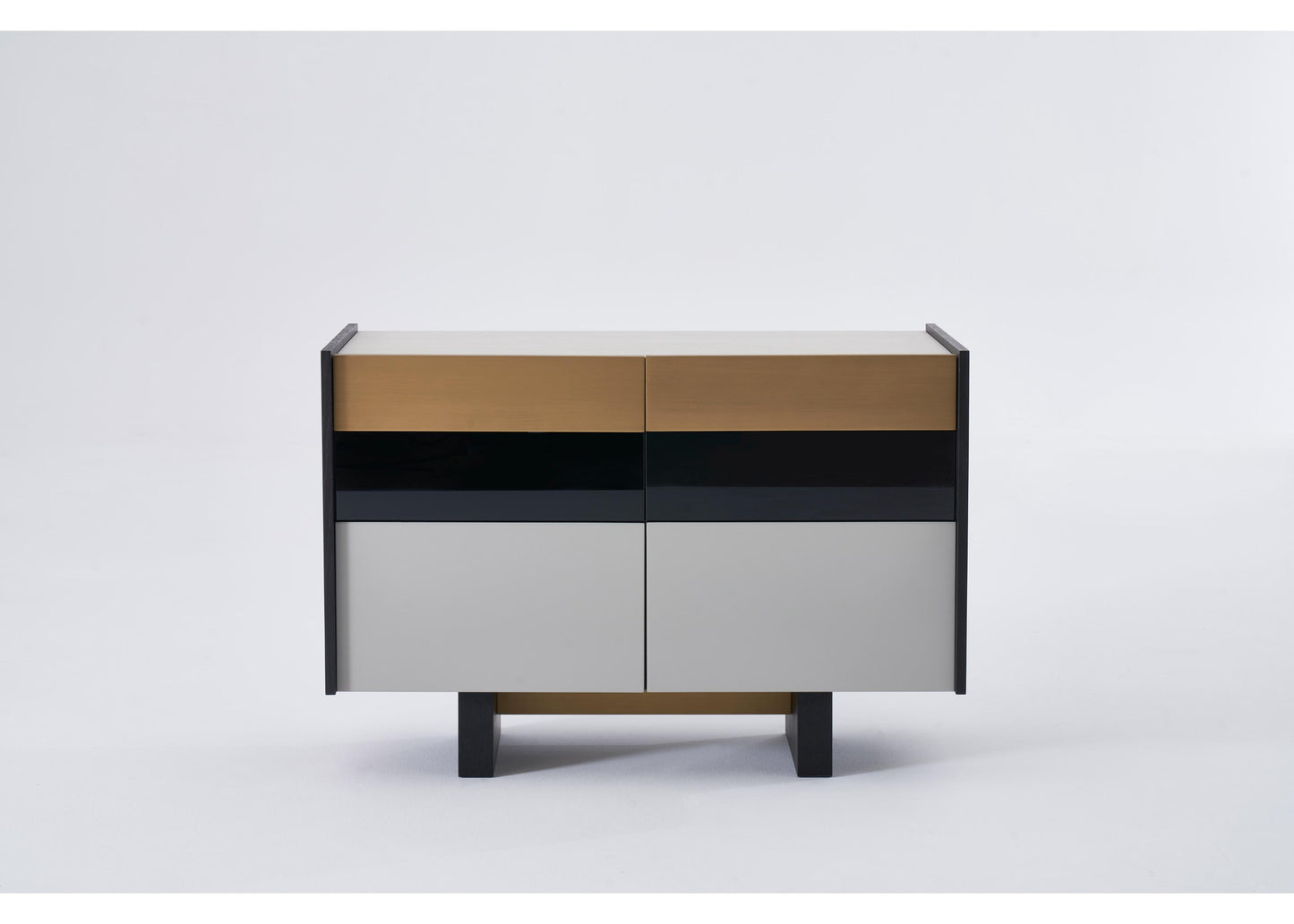 SB1203 Anrichte in Schwarz, Grau & Messing