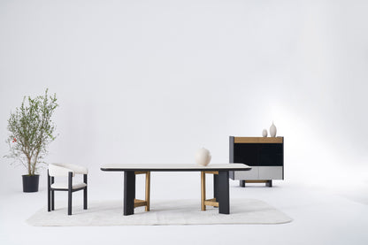 T1203 Esstisch mit Messingdetails