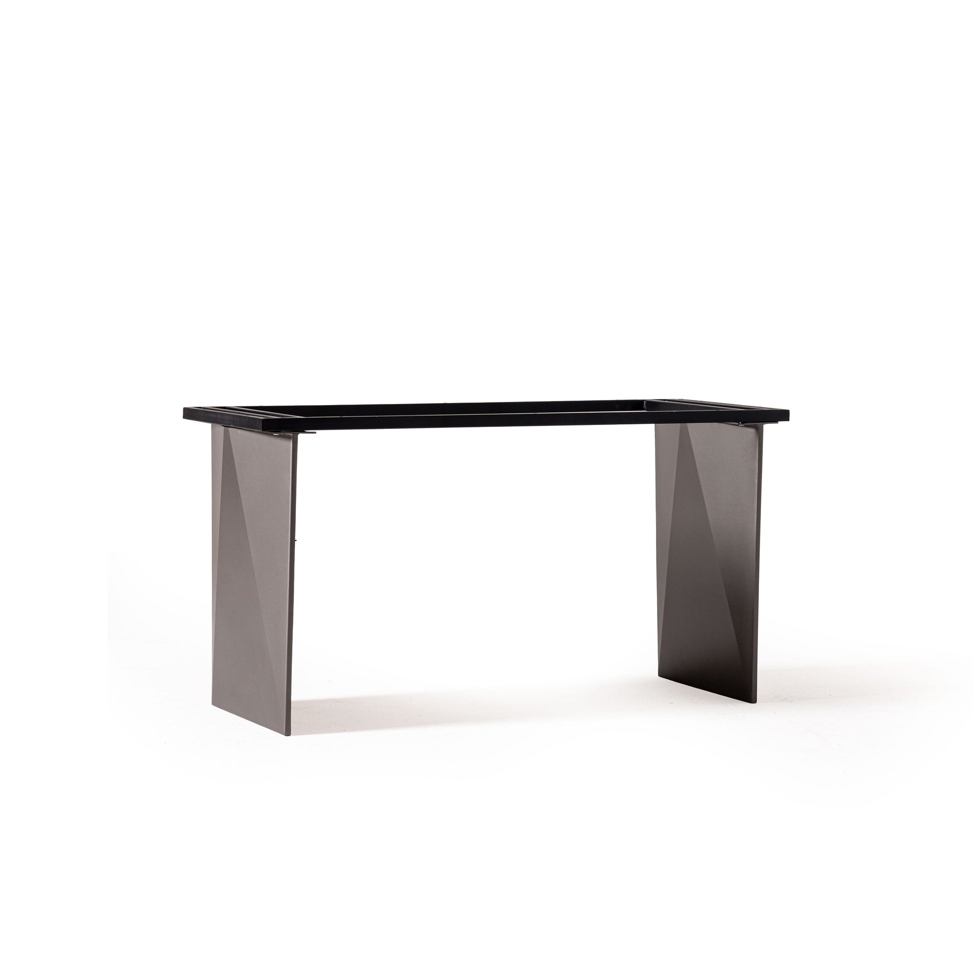 Esstisch mit Keramikplatte und Metallbeinen – Ahié