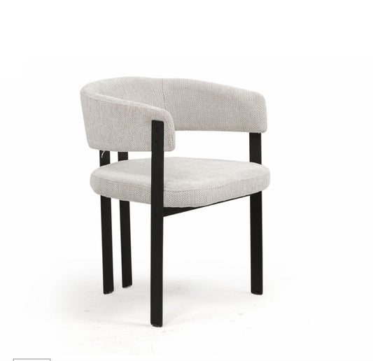 C0210 Stuhl mit Metallbeinen